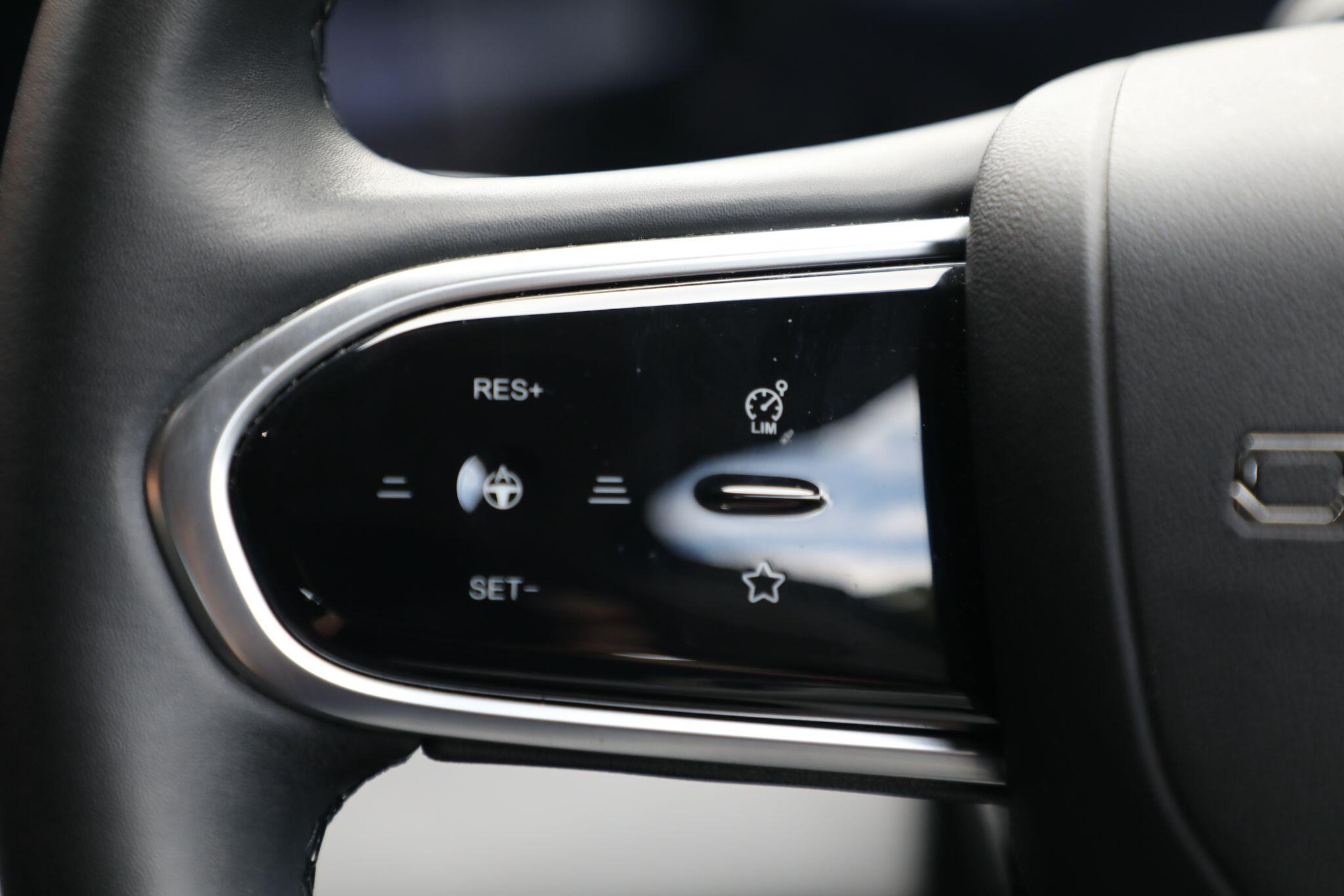 Large vehicle image